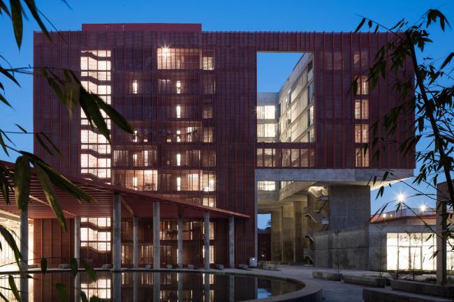 BIM建筑|火红色衬着年夜地,喧哗和安静并存:塔帕年夜学学生宿舍一期工程 BIM建筑|火红色衬着年夜地,喧哗和安静并存:塔帕年夜学学生宿舍一期工程