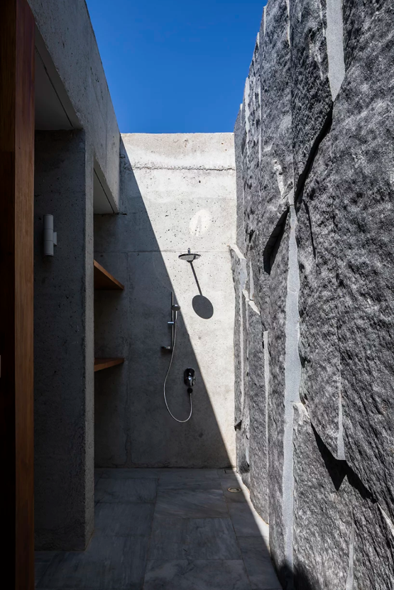 BIM建筑|悬空于年夜海之上,纵享天水合一:越南石头室第 BIM建筑|悬空于年夜海之上,纵享天水合一:越南石头室第