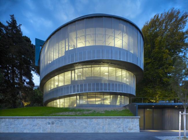 BIM建筑|优雅内敛,现代前锋螺旋发展的瑞士办公楼 BIM建筑|优雅内敛,现代前锋螺旋发展的瑞士办公楼