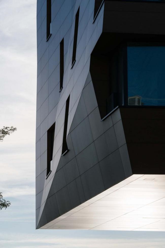 BIM建筑|如潮汐般曲意活动:潮汐和华沙荡舟协会年夜楼 BIM建筑|如潮汐般曲意活动:潮汐和华沙荡舟协会年夜楼