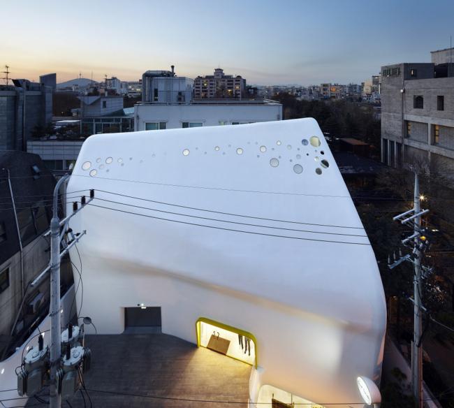 BIM建筑|仿佛阳光泡泡——奢靡品牌韩国零售店设计 BIM建筑|仿佛阳光泡泡——奢靡品牌韩国零售店设计