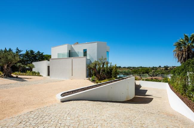 BIM建筑|天然有机,纯白主义的地中海室第 / STUDIOARTE建筑师事务所 BIM建筑|天然有机,纯白主义的地中海室第 / STUDIOARTE建筑师事务所