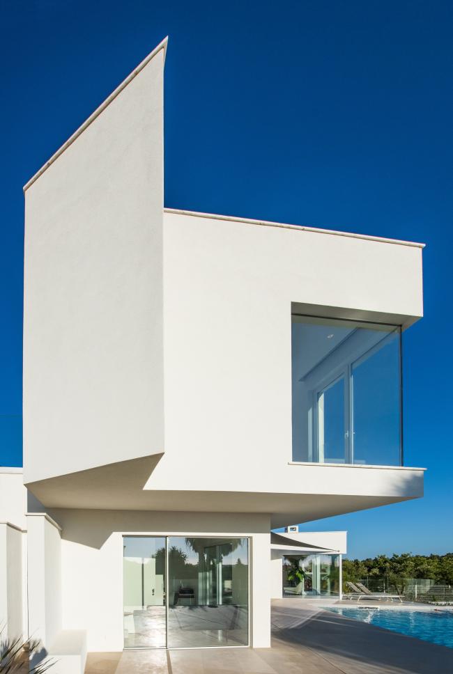 BIM建筑|天然有机,纯白主义的地中海室第 / STUDIOARTE建筑师事务所 BIM建筑|天然有机,纯白主义的地中海室第 / STUDIOARTE建筑师事务所