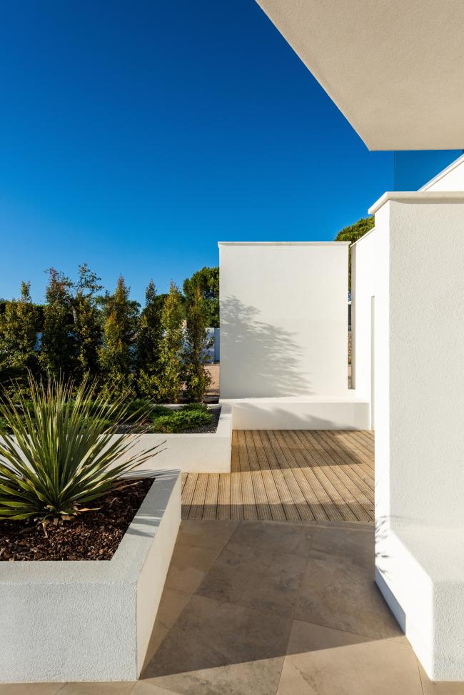 BIM建筑|天然有机,纯白主义的地中海室第 / STUDIOARTE建筑师事务所 BIM建筑|天然有机,纯白主义的地中海室第 / STUDIOARTE建筑师事务所