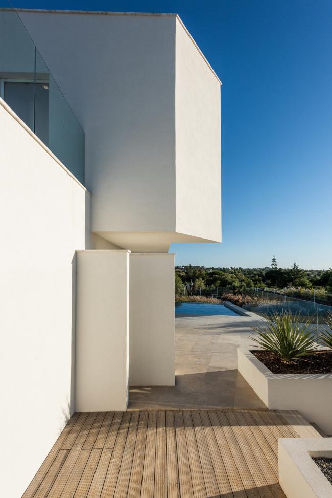 BIM建筑|天然有机,纯白主义的地中海室第 / STUDIOARTE建筑师事务所 BIM建筑|天然有机,纯白主义的地中海室第 / STUDIOARTE建筑师事务所