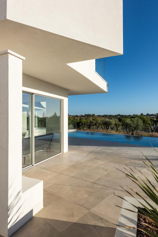 BIM建筑|天然有机,纯白主义的地中海室第 / STUDIOARTE建筑师事务所 BIM建筑|天然有机,纯白主义的地中海室第 / STUDIOARTE建筑师事务所