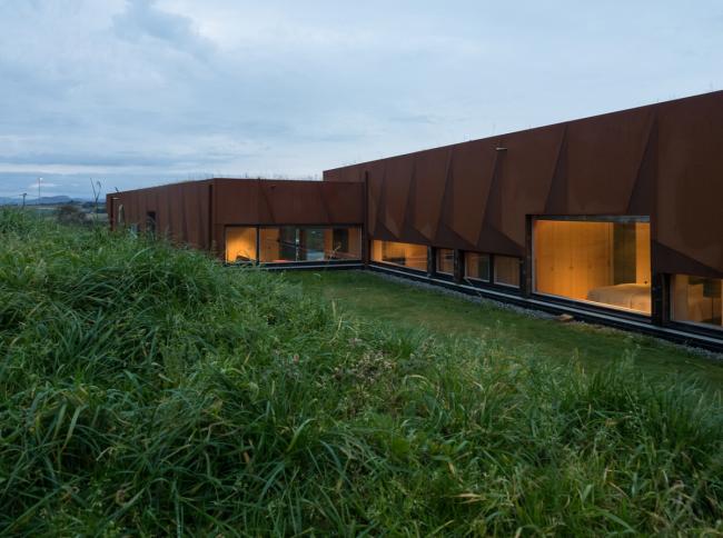 BIM建筑|仿佛一把被抛弃在郊野中心的旧铁犁:Tjelta室第 BIM建筑|仿佛一把被抛弃在郊野中心的旧铁犁:Tjelta室第