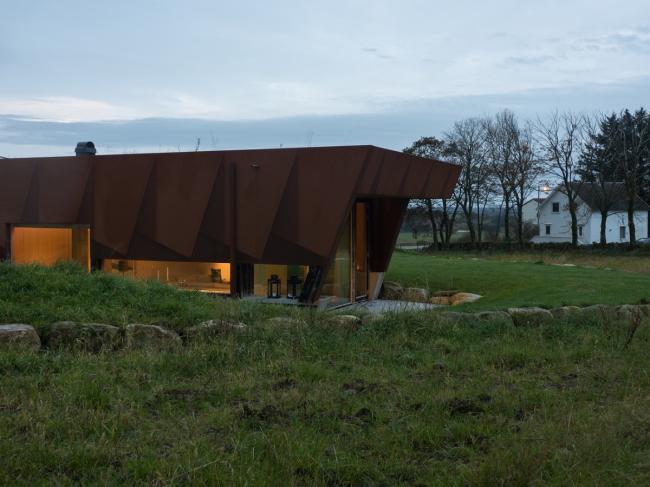 BIM建筑|仿佛一把被抛弃在郊野中心的旧铁犁:Tjelta室第 BIM建筑|仿佛一把被抛弃在郊野中心的旧铁犁:Tjelta室第