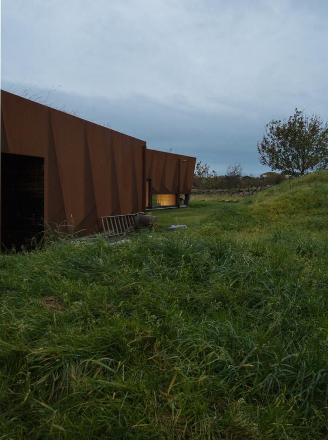 BIM建筑|仿佛一把被抛弃在郊野中心的旧铁犁:Tjelta室第 BIM建筑|仿佛一把被抛弃在郊野中心的旧铁犁:Tjelta室第