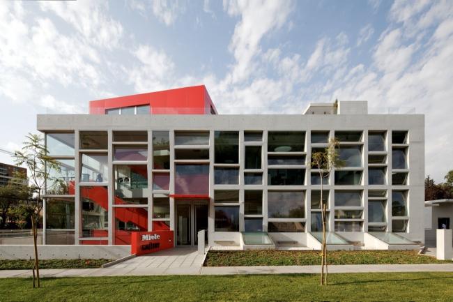 BIM建筑|斑斓亮丽,置在路边的宏大都会展览柜:米勒公司美术展览馆 BIM建筑|斑斓亮丽,置在路边的宏大都会展览柜:米勒公司美术展览馆