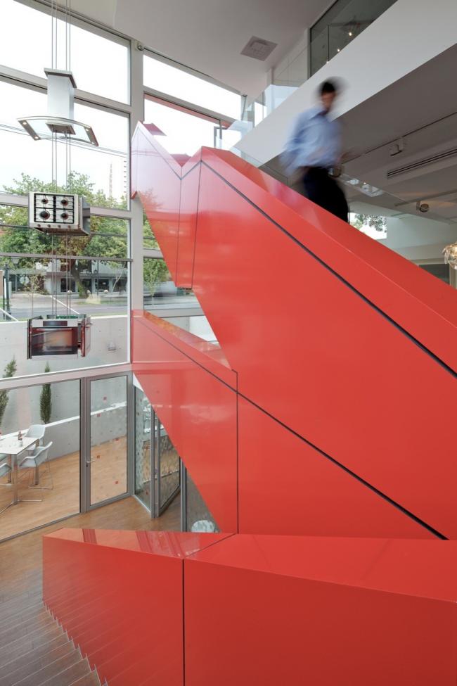 BIM建筑|斑斓亮丽,置在路边的宏大都会展览柜:米勒公司美术展览馆 BIM建筑|斑斓亮丽,置在路边的宏大都会展览柜:米勒公司美术展览馆