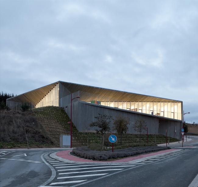 BIM建筑|“空心岩石”般的学前教导黉舍 BIM建筑|“空心岩石”般的学前教导黉舍