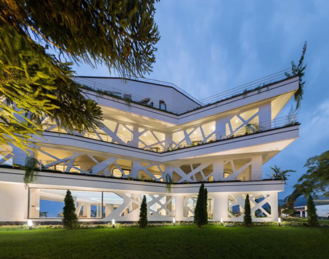 BIM建筑|重现树木天然形态与情况动感的伊朗迪达尔别墅 BIM建筑|重现树木天然形态与情况动感的伊朗迪达尔别墅