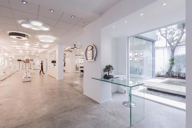 BIM建筑|织物的柔柔通透与几何金属的碰撞:厄瓜多尔贸易零售店面 BIM建筑|织物的柔柔通透与几何金属的碰撞:厄瓜多尔贸易零售店面