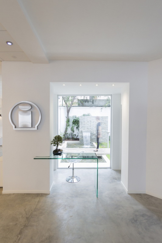 BIM建筑|织物的柔柔通透与几何金属的碰撞:厄瓜多尔贸易零售店面 BIM建筑|织物的柔柔通透与几何金属的碰撞:厄瓜多尔贸易零售店面