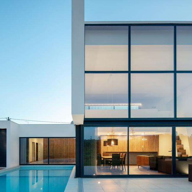 BIM建筑|葡萄牙村落与后现代主义下谱奏的现代村歌:Gafarim之家 BIM建筑|葡萄牙村落与后现代主义下谱奏的现代村歌:Gafarim之家