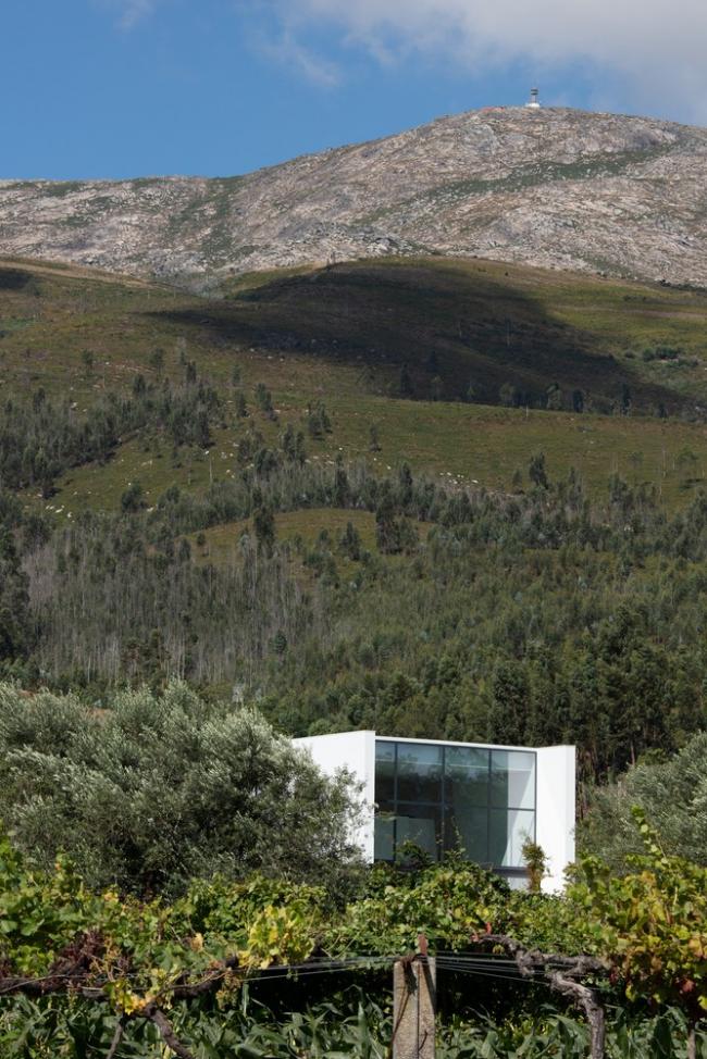 BIM建筑|葡萄牙村落与后现代主义下谱奏的现代村歌:Gafarim之家 BIM建筑|葡萄牙村落与后现代主义下谱奏的现代村歌:Gafarim之家