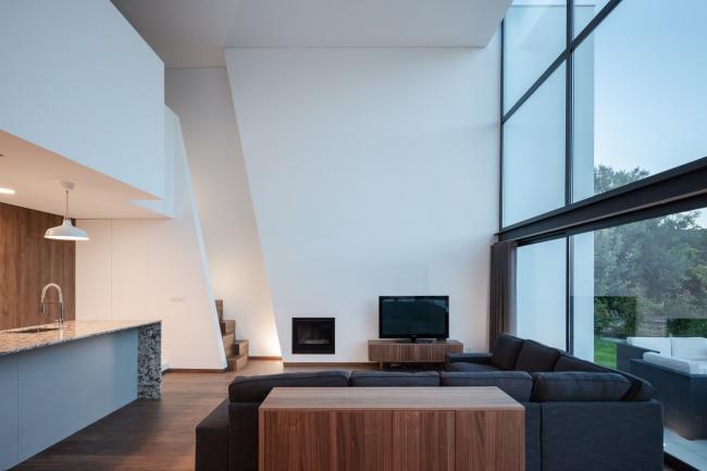 BIM建筑|葡萄牙村落与后现代主义下谱奏的现代村歌:Gafarim之家 BIM建筑|葡萄牙村落与后现代主义下谱奏的现代村歌:Gafarim之家