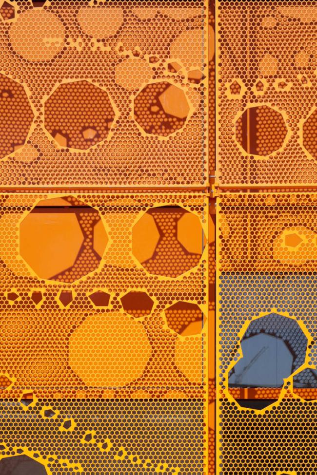 BIM建筑|建筑的几何机变演绎,橙色立方体中的曲面球体:里昂文化中间 BIM建筑|建筑的几何机变演绎,橙色立方体中的曲面球体:里昂文化中间