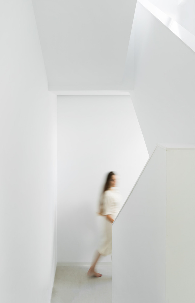 BIM建筑|年夜简至繁,横条纹也能小清爽的西班牙水族馆室第 BIM建筑|年夜简至繁,横条纹也能小清爽的西班牙水族馆室第