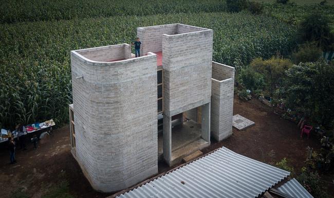 BIM建筑|墨西哥火山景不雅区的小小城堡——绿田温馨的柴火之家 BIM建筑|墨西哥火山景不雅区的小小城堡——绿田温馨的柴火之家