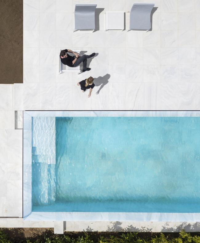 BIM建筑|在宏大的“T”形屋顶上远眺海面:霍夫曼之家 BIM建筑|在宏大的“T”形屋顶上远眺海面:霍夫曼之家