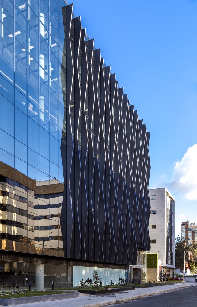 BIM建筑|CORTEZZA年夜楼,木石对话天然 / TERRANUM BIM建筑|CORTEZZA年夜楼,木石对话天然 / TERRANUM