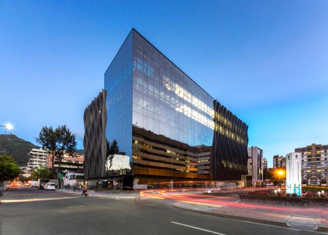 BIM建筑|CORTEZZA年夜楼,木石对话天然 / TERRANUM BIM建筑|CORTEZZA年夜楼,木石对话天然 / TERRANUM