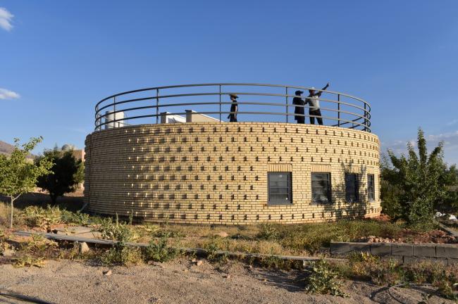 BIM建筑|荒凉上的一只“蜗牛壳”:伊朗蜗壳室第 BIM建筑|荒凉上的一只“蜗牛壳”:伊朗蜗壳室第