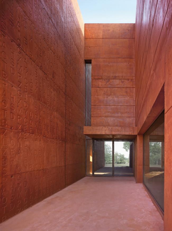 BIM建筑|一本散落墙角,页面泛黄的书:科尔诺公共藏书楼和会堂 BIM建筑|一本散落墙角,页面泛黄的书:科尔诺公共藏书楼和会堂