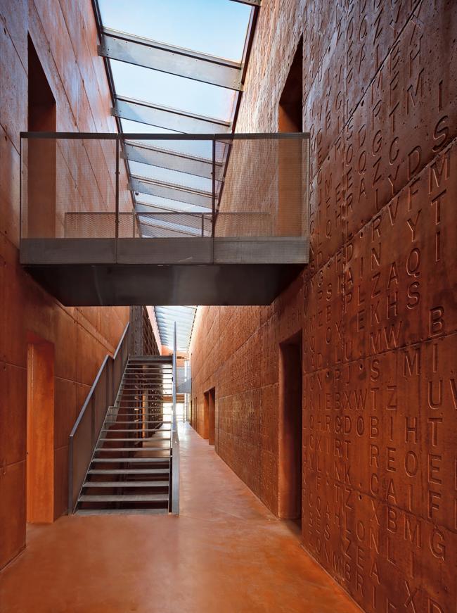 BIM建筑|一本散落墙角,页面泛黄的书:科尔诺公共藏书楼和会堂 BIM建筑|一本散落墙角,页面泛黄的书:科尔诺公共藏书楼和会堂