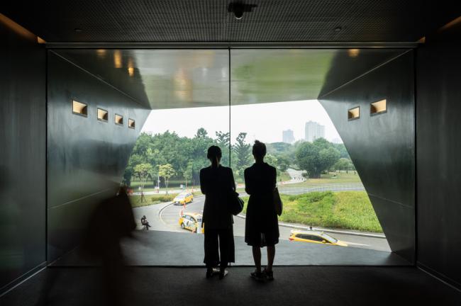 BIM建筑|如榕树根须般自由发展延长:高雄艺术中间 / Mecanoo BIM建筑|如榕树根须般自由发展延长:高雄艺术中间 / Mecanoo