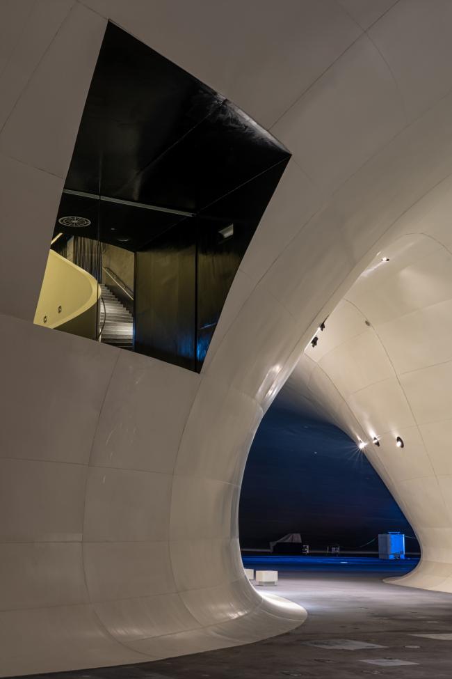 BIM建筑|如榕树根须般自由发展延长:高雄艺术中间 / Mecanoo BIM建筑|如榕树根须般自由发展延长:高雄艺术中间 / Mecanoo