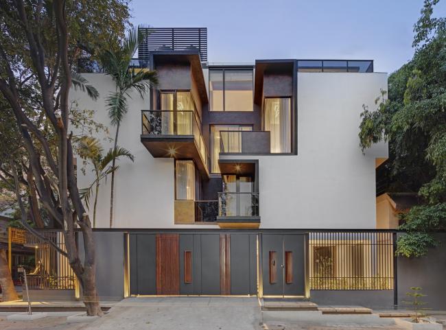 BIM建筑|凹凸错落,打破秩序:班加罗尔 RL室第 / SDeG BIM建筑|凹凸错落,打破秩序:班加罗尔 RL室第 / SDeG