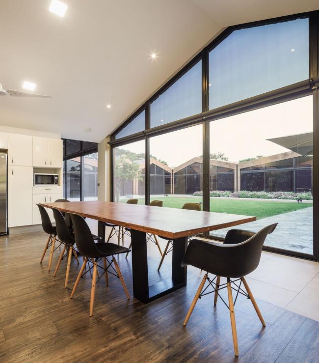 BIM建筑|仿佛散落地上随风起褶皱的方丝帕:El Cortijo之家 BIM建筑|仿佛散落地上随风起褶皱的方丝帕:El Cortijo之家