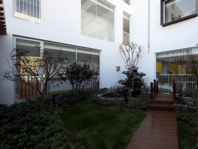 BIM建筑|纯净的花圃碉堡:上海徐汇科技幼儿园 / 元秀万建筑事务所 BIM建筑|纯净的花圃碉堡:上海徐汇科技幼儿园 / 元秀万建筑事务所