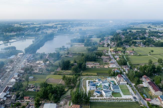 BIM建筑|水乡韵味,一看无际的平原上蜂拥闪烁的“星星”:江苏省北沙幼儿园 / Crossboundaries BIM建筑|水乡韵味,一看无际的平原上蜂拥闪烁的“星星”:江苏省北沙幼儿园 / Crossboundaries