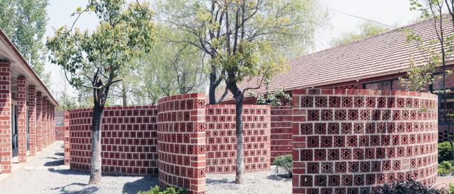 BIM建筑|律动的砖红花圃:日照1971研学营地旧黉舍改革 / DK年夜可建筑设计 BIM建筑|律动的砖红花圃:日照1971研学营地旧黉舍改革 / DK年夜可建筑设计