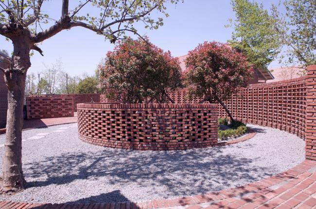 BIM建筑|律动的砖红花圃:日照1971研学营地旧黉舍改革 / DK年夜可建筑设计 BIM建筑|律动的砖红花圃:日照1971研学营地旧黉舍改革 / DK年夜可建筑设计