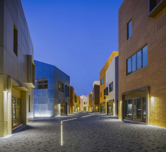 BIM建筑|老集市的味道,儿时记忆里的颜色:上海临港新城社区贸易中间 / 上海中房建筑设计 BIM建筑|老集市的味道,儿时记忆里的颜色:上海临港新城社区贸易中间 / 上海中房建筑设计