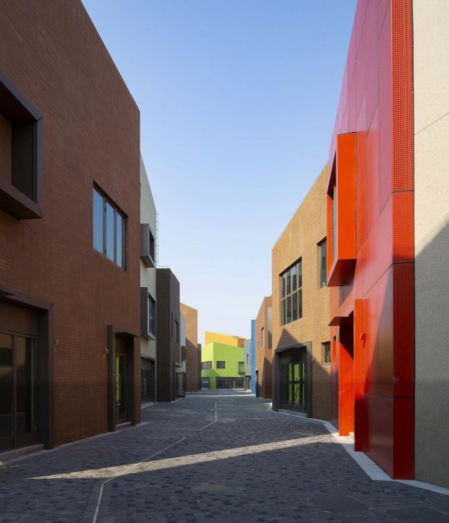 BIM建筑|老集市的味道,儿时记忆里的颜色:上海临港新城社区贸易中间 / 上海中房建筑设计 BIM建筑|老集市的味道,儿时记忆里的颜色:上海临港新城社区贸易中间 / 上海中房建筑设计