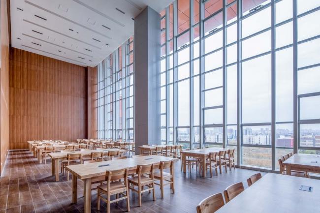 BIM建筑|沃野平原上的一盏“年夜红灯笼”:成都年夜学新藏书楼 / 中国建筑西南设计研讨院 BIM建筑|沃野平原上的一盏“年夜红灯笼”:成都年夜学新藏书楼 / 中国建筑西南设计研讨院