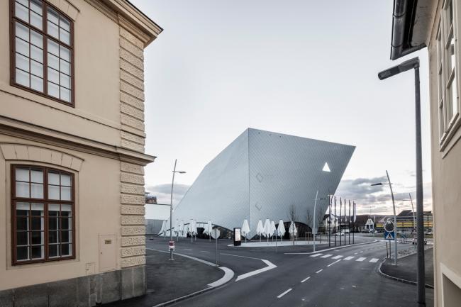 BIM建筑|风中芭蕾,奥地利州立美术馆 / Marte.Marte Architects BIM建筑|风中芭蕾,奥地利州立美术馆 / Marte.Marte Architects