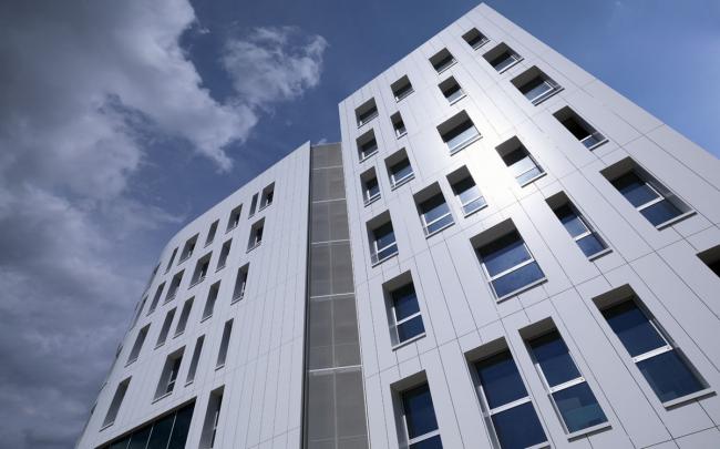 BIM建筑|蓝白日幕下的宏大雕塑:意年夜利Forti Holding Spa 总部与办公楼 / ATIproject BIM建筑|蓝白日幕下的宏大雕塑:意年夜利Forti Holding Spa 总部与办公楼 / ATIproject