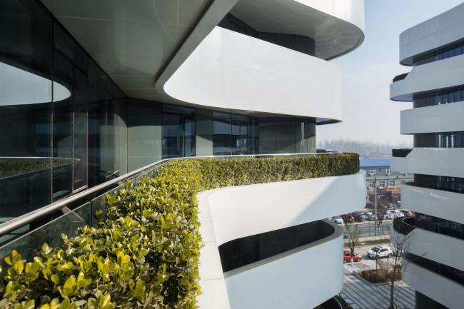 BIM建筑|宛若柔柔翻腾的海浪:天筠产业办公组团 / 第一实践建筑设计 BIM建筑|宛若柔柔翻腾的海浪:天筠产业办公组团 / 第一实践建筑设计