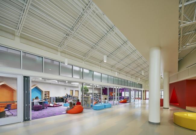 BIM建筑|开放互动,融进几何元素:罗克福德公立小学 / CannonDesign BIM建筑|开放互动,融进几何元素:罗克福德公立小学 / CannonDesign