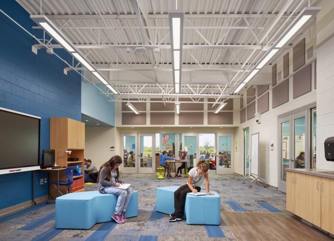 BIM建筑|开放互动,融进几何元素:罗克福德公立小学 / CannonDesign BIM建筑|开放互动,融进几何元素:罗克福德公立小学 / CannonDesign