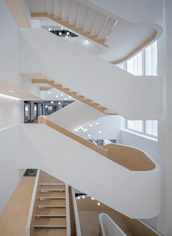 BIM建筑|直面微风,温顺而强盛的气场——静安商楼建筑更新 / ArchUnits|一栋设计工作室 BIM建筑|直面微风,温顺而强盛的气场——静安商楼建筑更新 / ArchUnits|一栋设计工作室