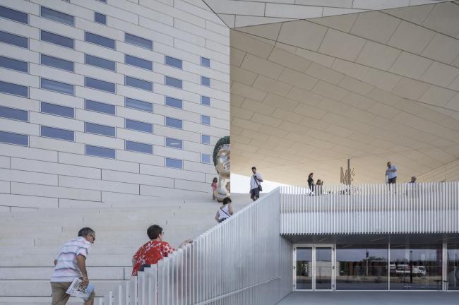 BIM建筑|“MÉCA文化经济创意中间”,喷砂混凝土的资料质感 / BIG BIM建筑|“MÉCA文化经济创意中间”,喷砂混凝土的资料质感 / BIG