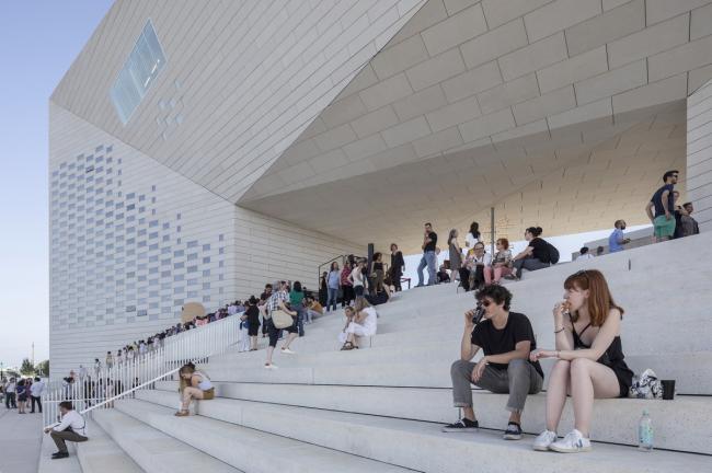 BIM建筑|“MÉCA文化经济创意中间”,喷砂混凝土的资料质感 / BIG BIM建筑|“MÉCA文化经济创意中间”,喷砂混凝土的资料质感 / BIG